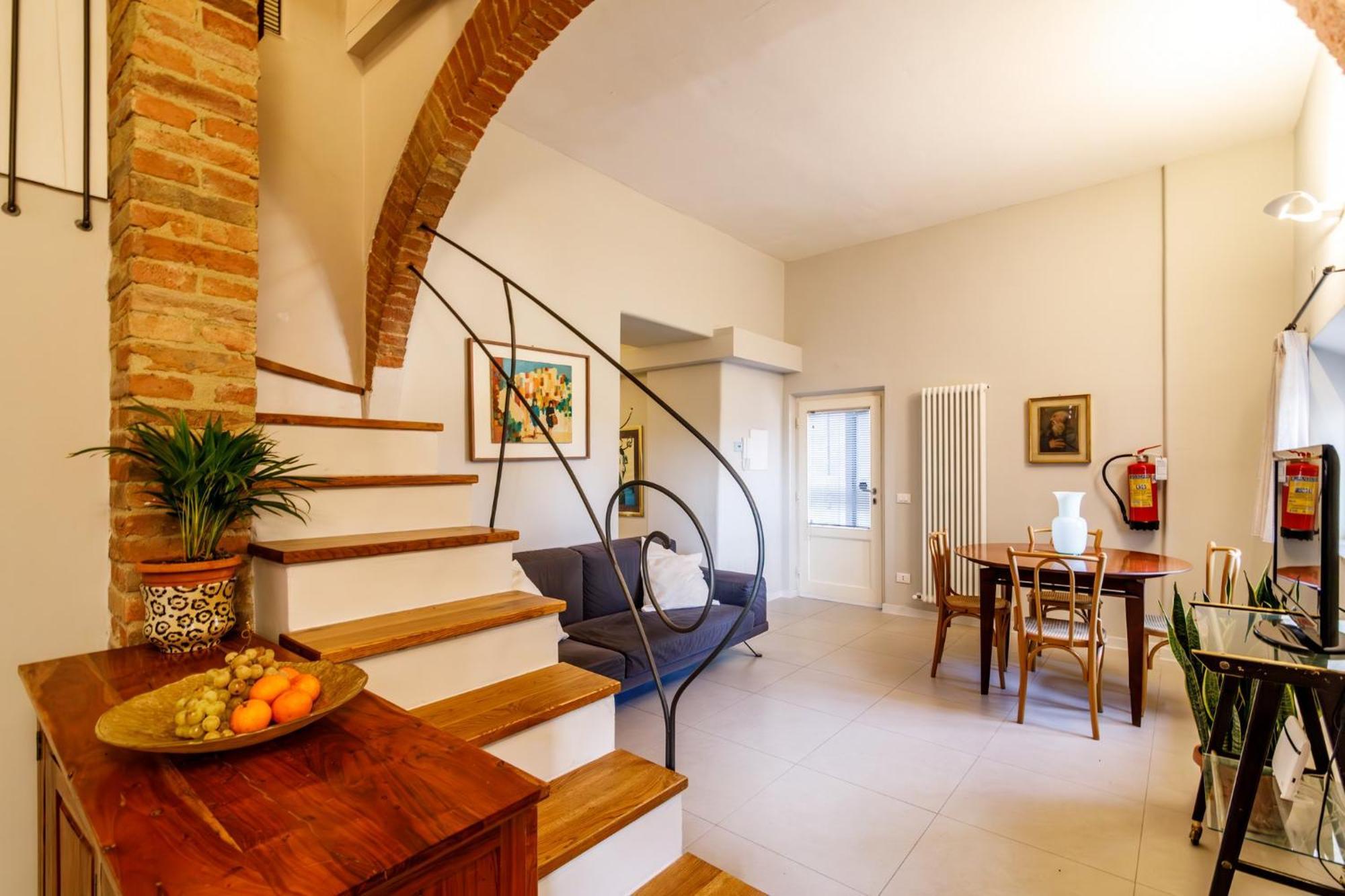 Porta Romana Elegant Apartments With Private Parking! 锡耶纳 外观 照片
