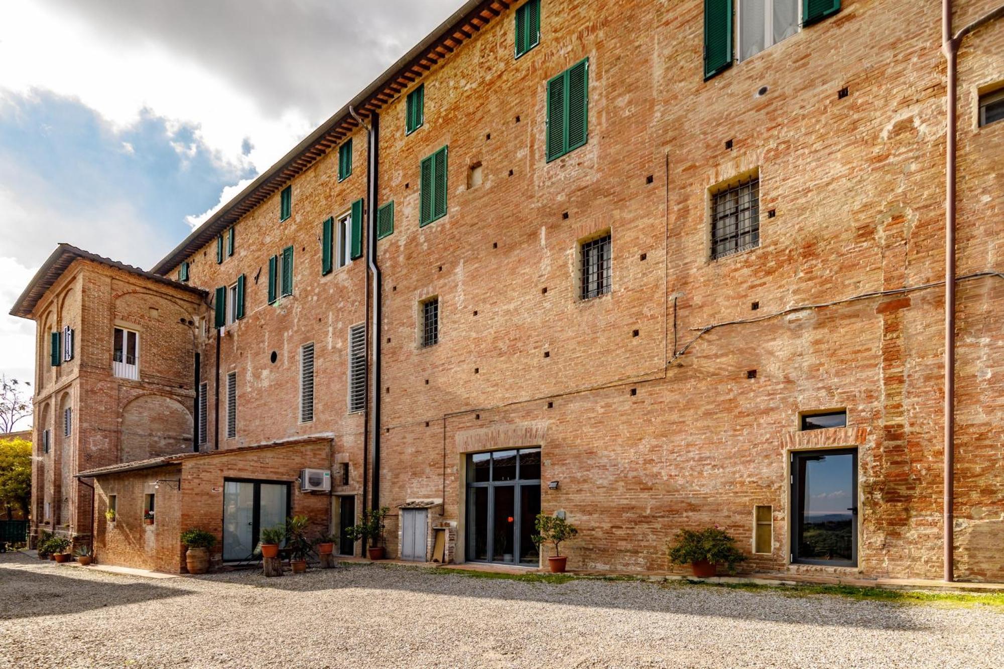 Porta Romana Elegant Apartments With Private Parking! 锡耶纳 外观 照片